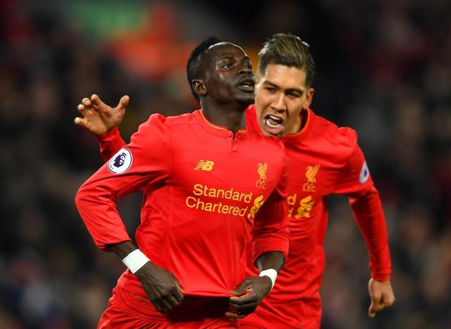 足球运动越 足球运动越